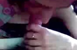 Sentado en la cara y humillación amateur sexo latino para sofocar la mano