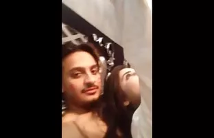 Gloryhole bukkake porno mateur latino chicas en trío chupar