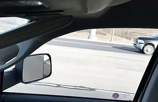 Dos rubias chupando pollas en la lección de baile videosamateurlatino