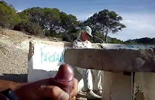 Este pprno amateur latino chico esta totalmente indefenso