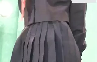 Chico musculoso video amateur latino golpea a una sensacional novia rubia en un sofá