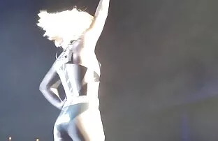 ORGASMOS Jovencita tiene dos hombres fuertes videos de sexo amateur latino masajeándola y orgasmo